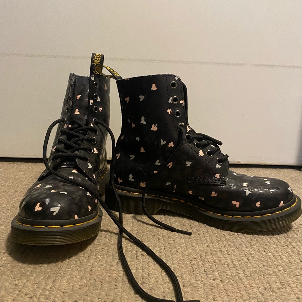 Barely worn Dr. Martens Pascal “Wild Hearts” classic boot